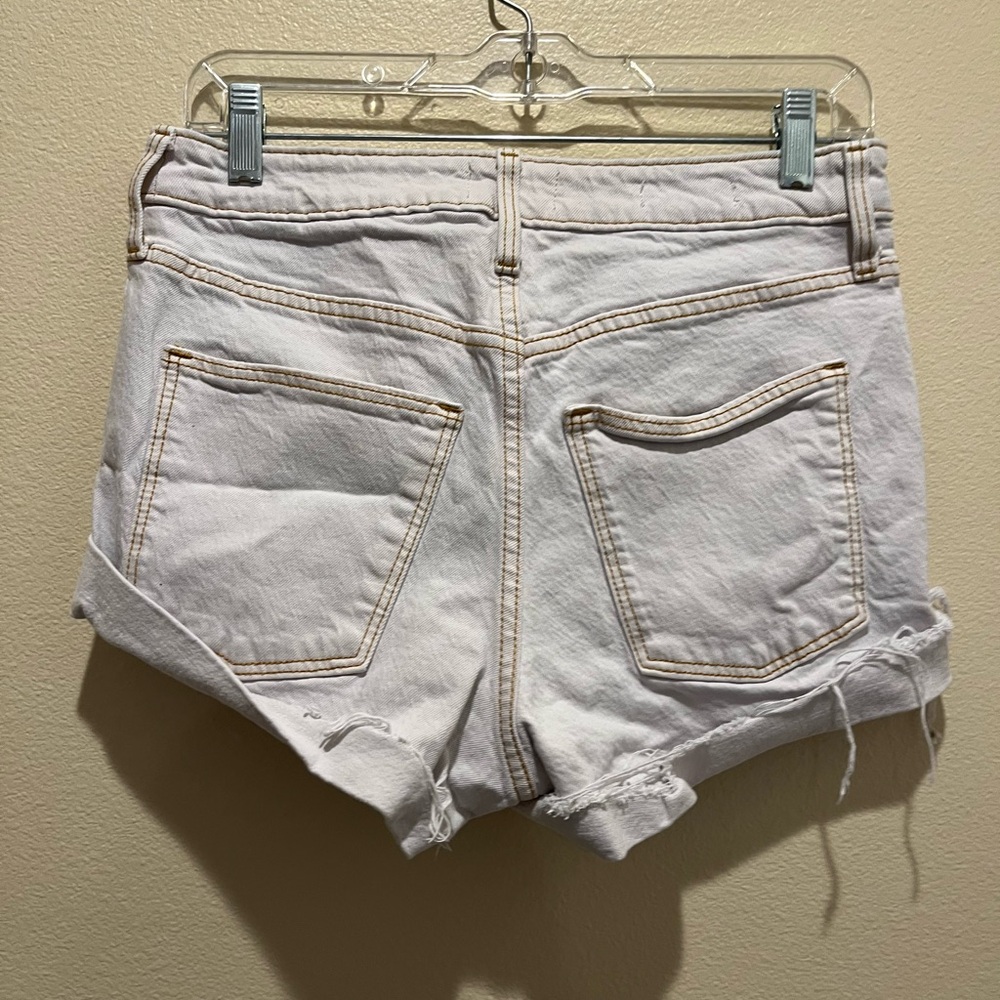 Universal Thread White High-Rise Cuffed Denim Sho… - image 2